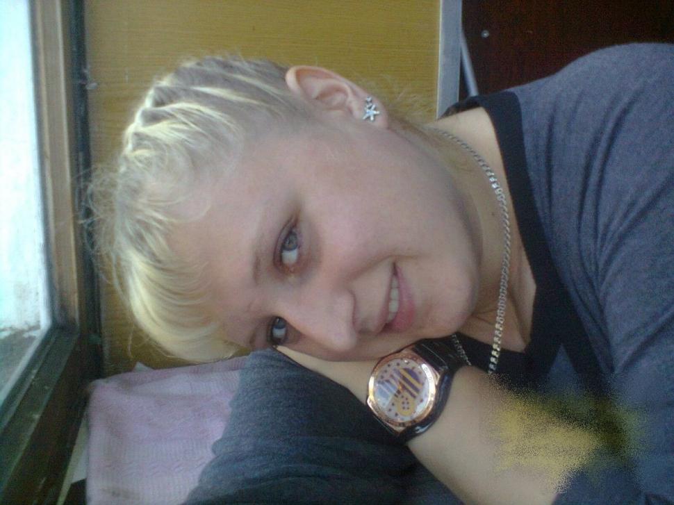 Ce i s-a întâmplat acestei femei frumoase pare IREAL. Acum se pregăteşte de înmormântare 198880