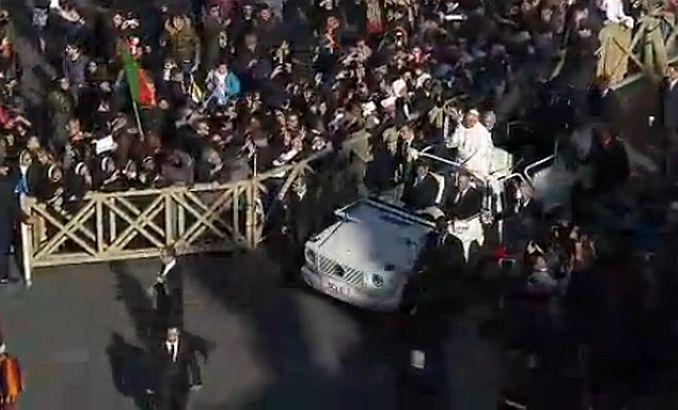 Vezi un FOTOREPORTAJ impresionant de la Vatican cu întronarea Papei Francisc. Ce MESAJ a adresat suveranul întregii lumi 198929