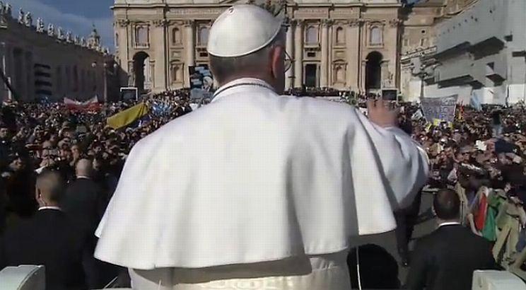 Vezi un FOTOREPORTAJ impresionant de la Vatican cu întronarea Papei Francisc. Ce MESAJ a adresat suveranul întregii lumi 198933