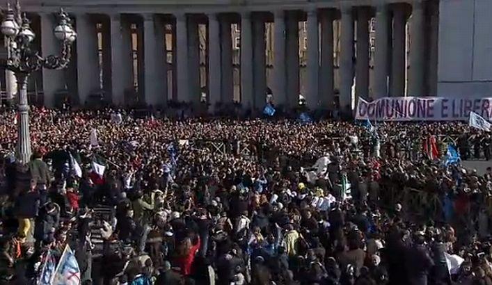Vezi un FOTOREPORTAJ impresionant de la Vatican cu întronarea Papei Francisc. Ce MESAJ a adresat suveranul întregii lumi 198934