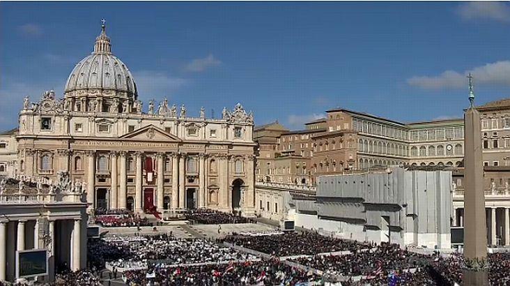 Vezi un FOTOREPORTAJ impresionant de la Vatican cu întronarea Papei Francisc. Ce MESAJ a adresat suveranul întregii lumi 198943