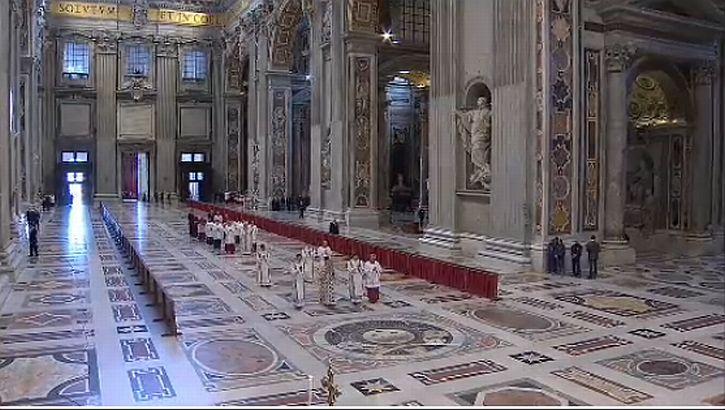 Vezi un FOTOREPORTAJ impresionant de la Vatican cu întronarea Papei Francisc. Ce MESAJ a adresat suveranul întregii lumi 198947