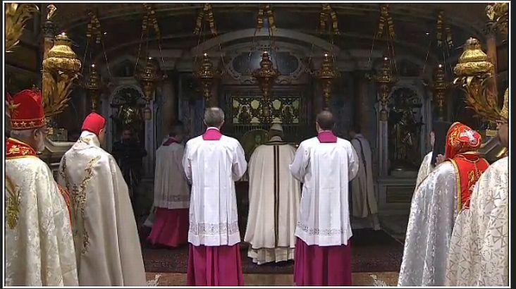 Vezi un FOTOREPORTAJ impresionant de la Vatican cu întronarea Papei Francisc. Ce MESAJ a adresat suveranul întregii lumi 198952