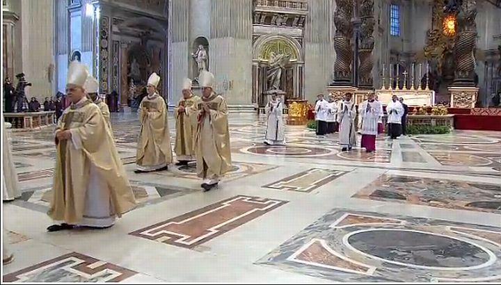 Vezi un FOTOREPORTAJ impresionant de la Vatican cu întronarea Papei Francisc. Ce MESAJ a adresat suveranul întregii lumi 198956