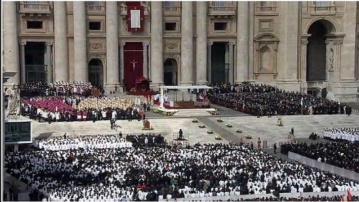 Vezi un FOTOREPORTAJ impresionant de la Vatican cu întronarea Papei Francisc. Ce MESAJ a adresat suveranul întregii lumi 198960