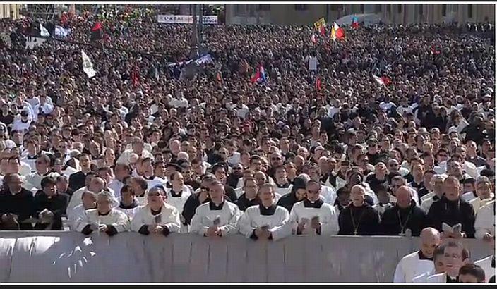 Vezi un FOTOREPORTAJ impresionant de la Vatican cu întronarea Papei Francisc. Ce MESAJ a adresat suveranul întregii lumi 198966