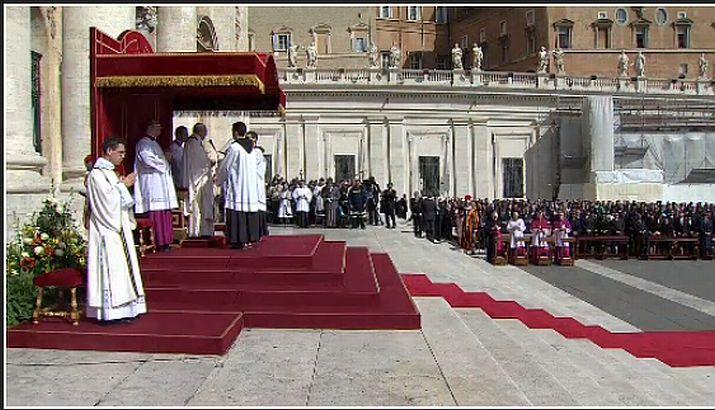 Vezi un FOTOREPORTAJ impresionant de la Vatican cu întronarea Papei Francisc. Ce MESAJ a adresat suveranul întregii lumi 198970