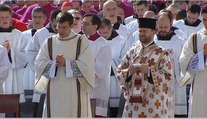 Vezi un FOTOREPORTAJ impresionant de la Vatican cu întronarea Papei Francisc. Ce MESAJ a adresat suveranul întregii lumi 198971
