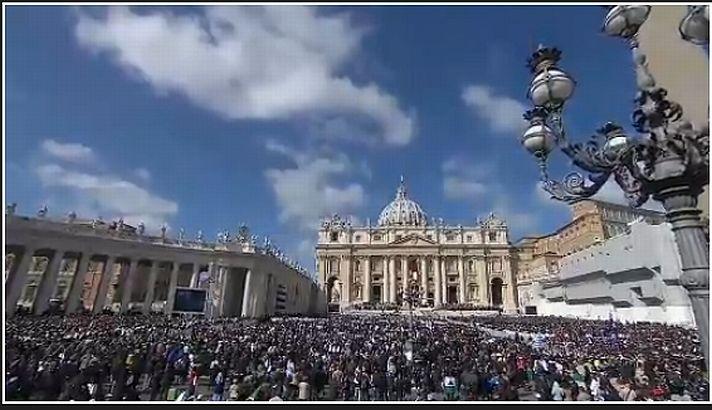 Vezi un FOTOREPORTAJ impresionant de la Vatican cu întronarea Papei Francisc. Ce MESAJ a adresat suveranul întregii lumi 198985