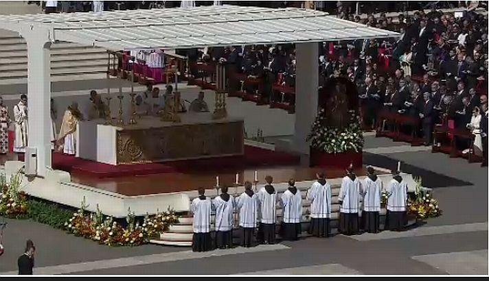Vezi un FOTOREPORTAJ impresionant de la Vatican cu întronarea Papei Francisc. Ce MESAJ a adresat suveranul întregii lumi 198994
