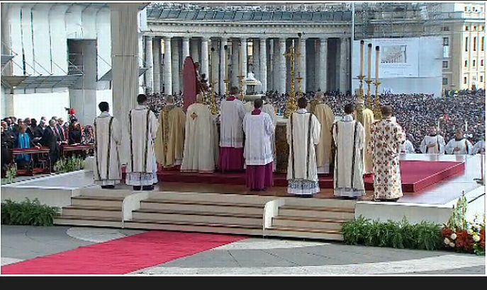 Vezi un FOTOREPORTAJ impresionant de la Vatican cu întronarea Papei Francisc. Ce MESAJ a adresat suveranul întregii lumi 198995