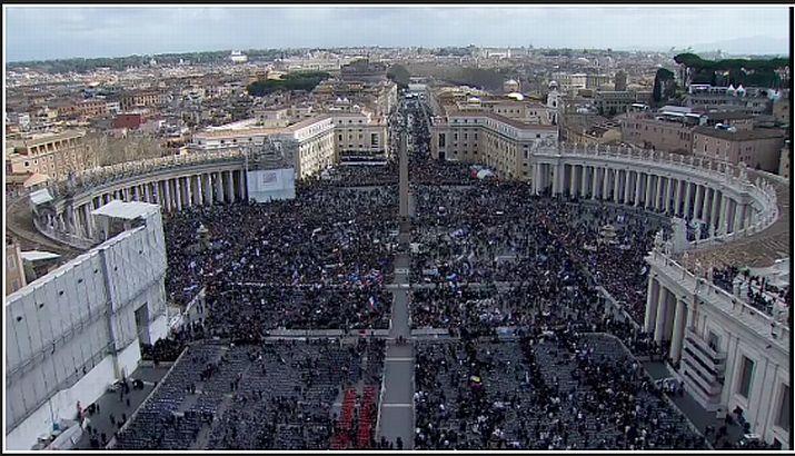 Vezi un FOTOREPORTAJ impresionant de la Vatican cu întronarea Papei Francisc. Ce MESAJ a adresat suveranul întregii lumi 199010