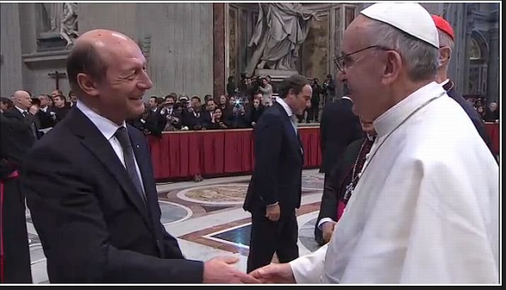 Vezi un FOTOREPORTAJ impresionant de la Vatican cu întronarea Papei Francisc. Ce MESAJ a adresat suveranul întregii lumi