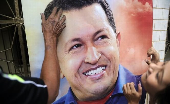Medicii care l-au tratat pe Hugo Chavez au fost decoraţi în Venezuela