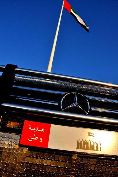 Este cocalarul suprem. Ce şi-a făcut acest arab putred de bogat cu Mercedesul. Toţi îl fotografiau pe stradă  199392