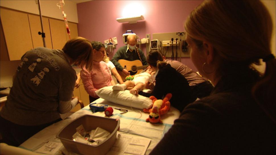 „În premieră” îţi prezintă povestea primului copil din România supus unor proceduri medicale de ultimă generaţie  199435