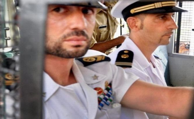 Roma a cedat. Cei doi marinari acuzaţi de crimă în India vor fi judecaţi la New Delhi