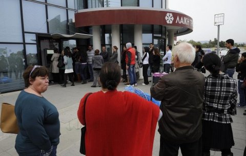 MAE recomandă românilor care călătoresc în Cipru să deţină numerar în euro suficient