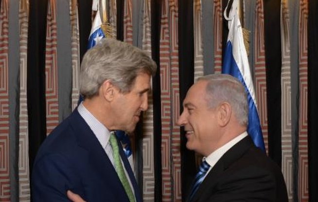 John Kerry, într-o vizită-surpriză la Bagdad
