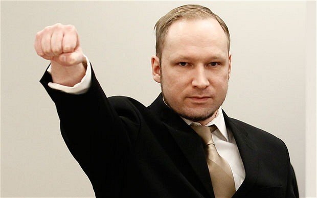 Norvegianul Anders Breivik cere permisiunea de a participa la funeraliile mamei sale