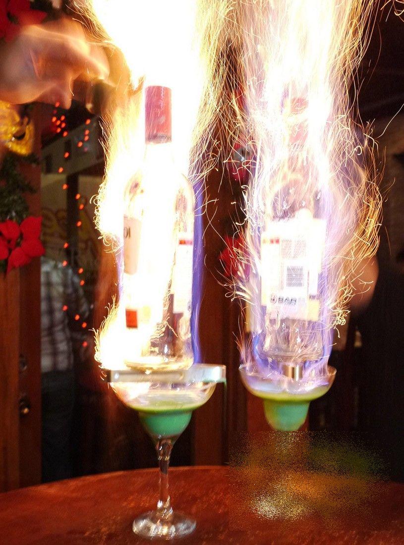 A ajuns să arate ca un monstru după ce a băut în club acest cocktail. O poţi păţi şi tu dacă nu eşti atent 199987