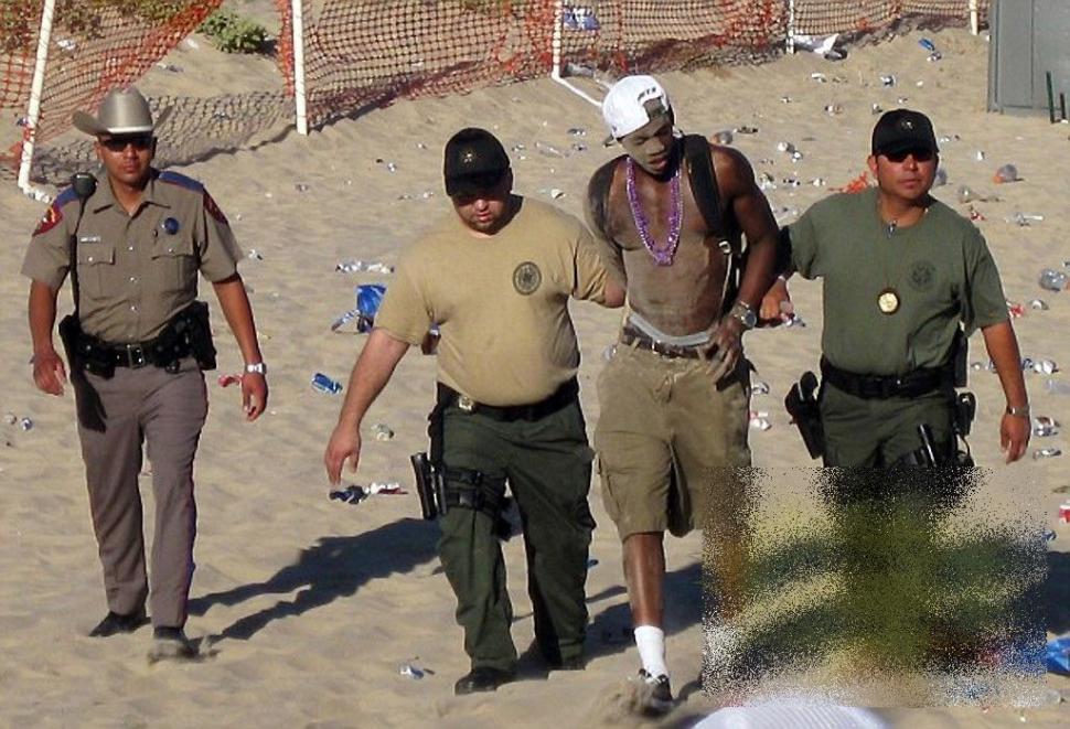 Are 17 ani, învăţa bine la şcoală, dar părinţii vor să o dezmoştenească după ce a făcut asta. 60.000 de oameni au fost martori 199966