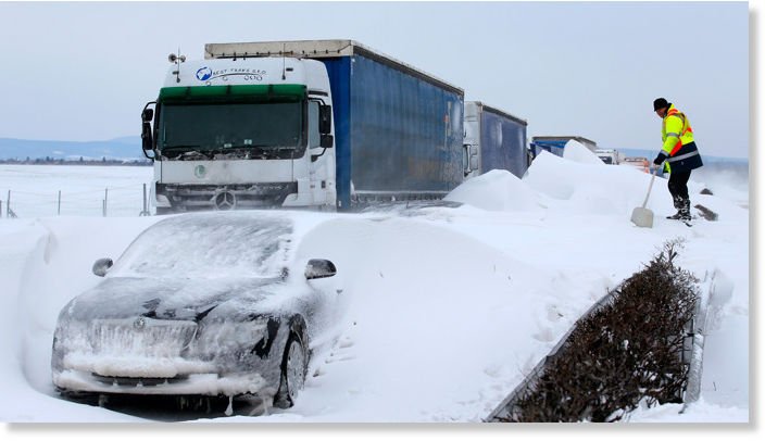 MAE: Cod portocaliu de ninsoare în Ungaria şi Croaţia; Căderi de zăpadă şi vânt puternic în Slovenia