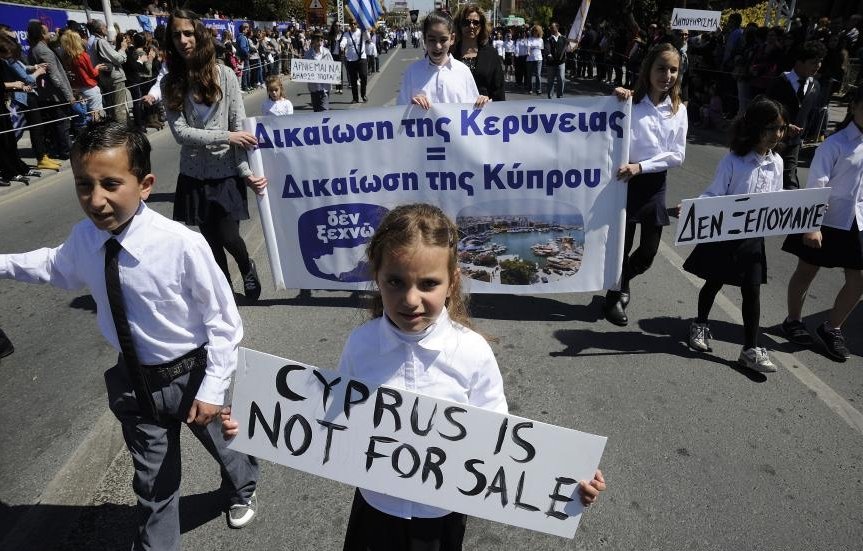 Laureatul Nobel pentru economie: Cipru ar trebui SĂ IASĂ din zona euro. ACUM