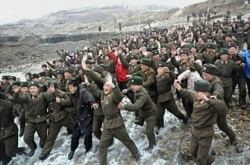 "Pregătiţi-vă de ATAC". Americanii sunt în alertă maximă, după ce Kim Jong-Un a ordonat lansarea rachetelor 200843