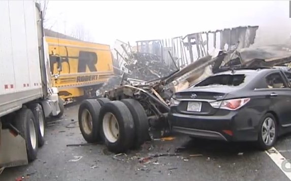 Acident în lanţ cu 95 de maşini, pe o autostradă din Virginia, SUA: Trei persoane au murit 