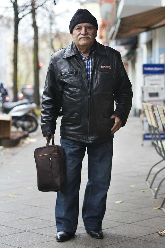 Are 83 de ani, 18 copii şi o pasiune pentru haine. Este probabil cel mai dichisit bătrân din lume 201295