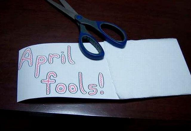 Este cea mai tare farsă de 1 Aprilie pe care i-o poţi face prietenului tău. Nu te va uita toată viaţa :) 201204