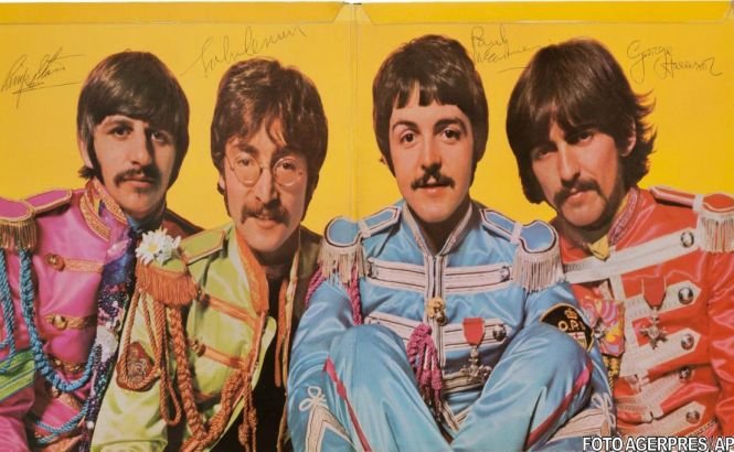 O copie a unui album celebru al trupei The Beatles, vândută cu aproape 300.000 de dolari