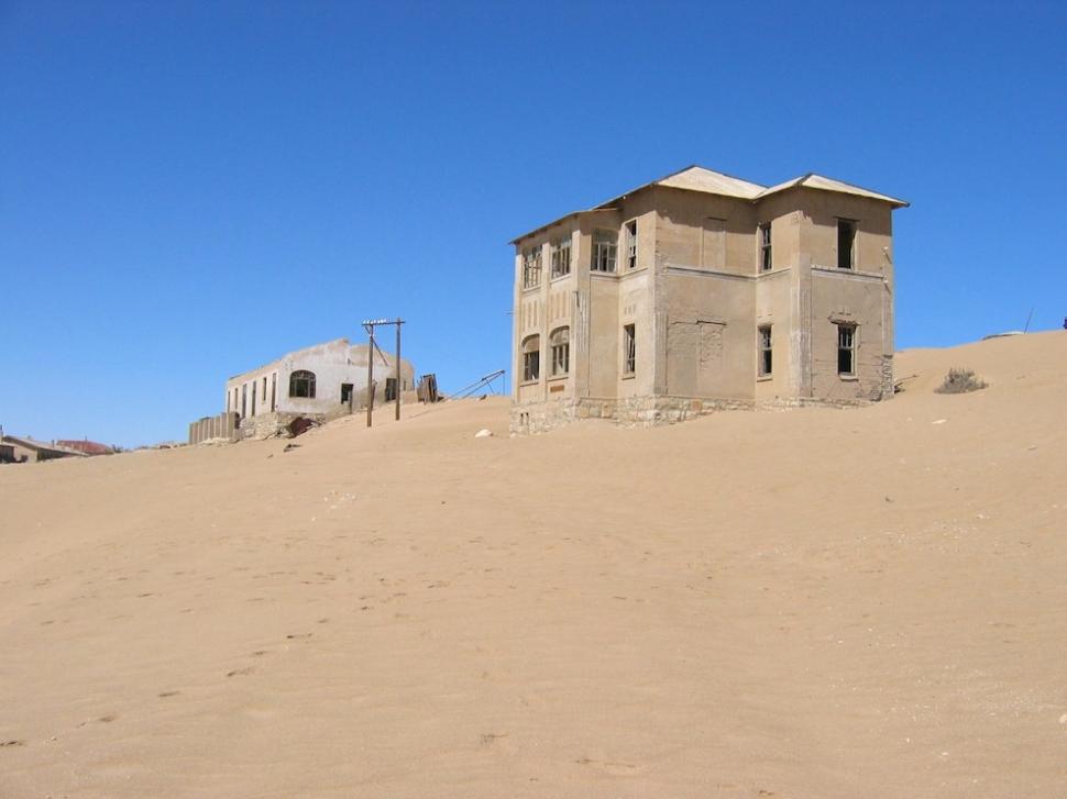Imagini uluitoare: Kolmanskop, oraşul-fantomă înghiţit de nisipul deşertului Namib  201494