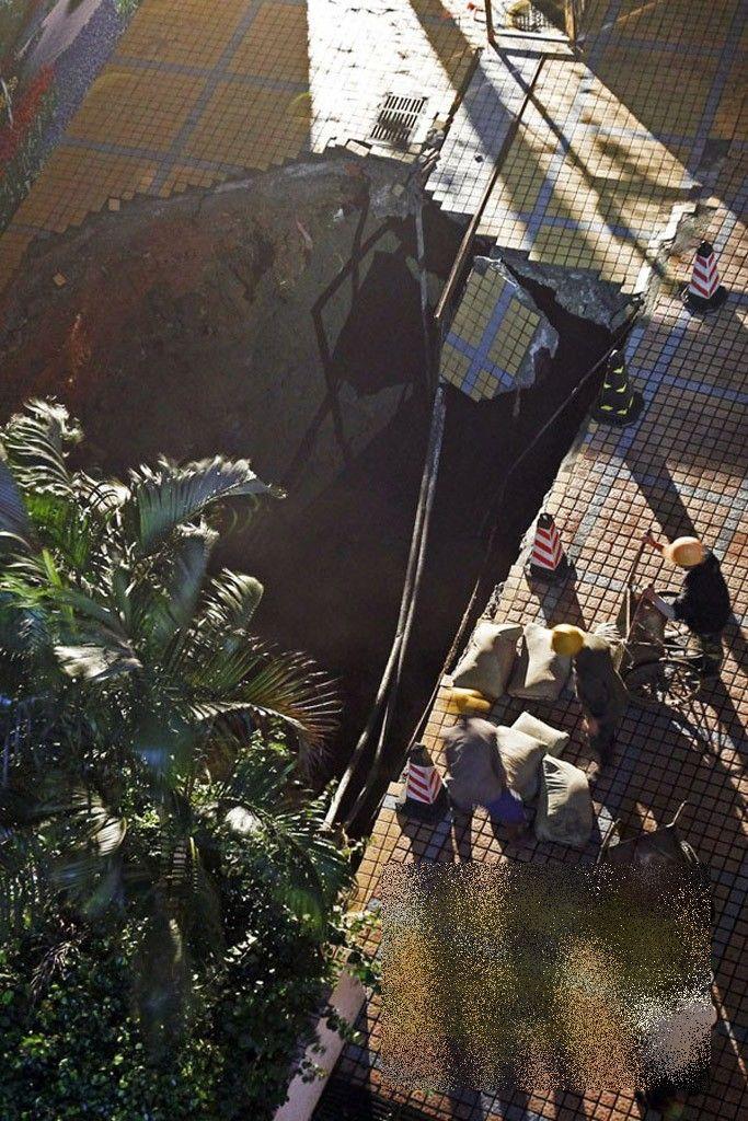 S-a întâmplat în câteva secunde, iar un om a fost pur şi simplu ÎNGHIŢIT. Fenomenul periculos care s-a întâmplat în China 201439