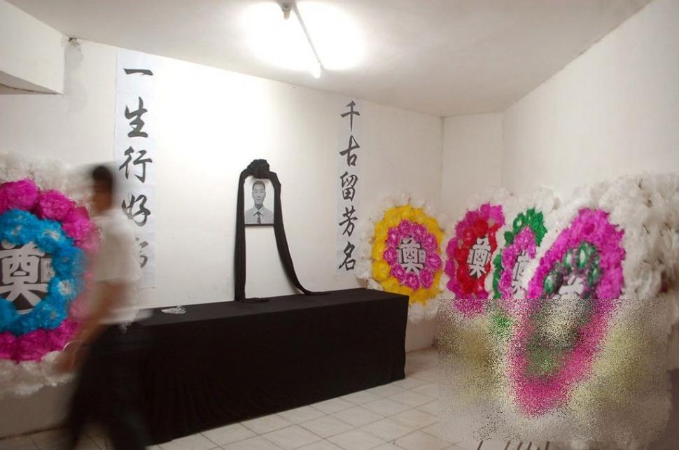 S-a întâmplat în câteva secunde, iar un om a fost pur şi simplu ÎNGHIŢIT. Fenomenul periculos care s-a întâmplat în China 201442