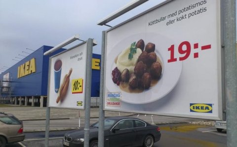 IKEA reia miercuri vânzarea de chifteluţe în restaurantul magazinului din Bucureşti