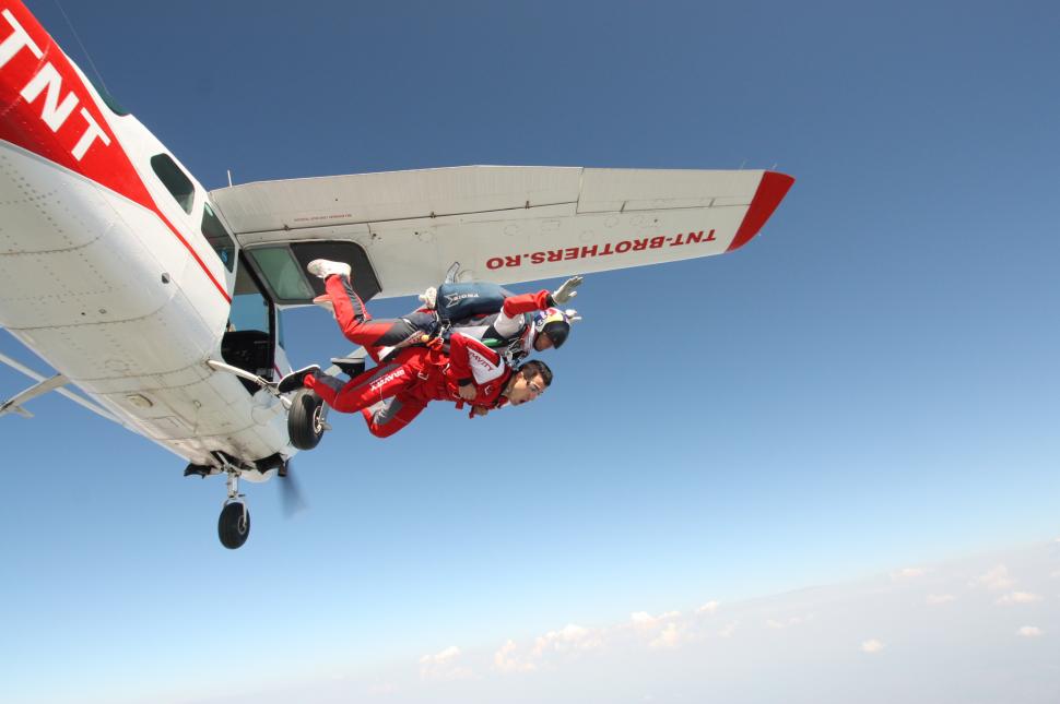 Depăşeşte-ti limitele! Începând cu 5 aprilie 2013, echipa TNT Brothers se întoarce în aer! 202084