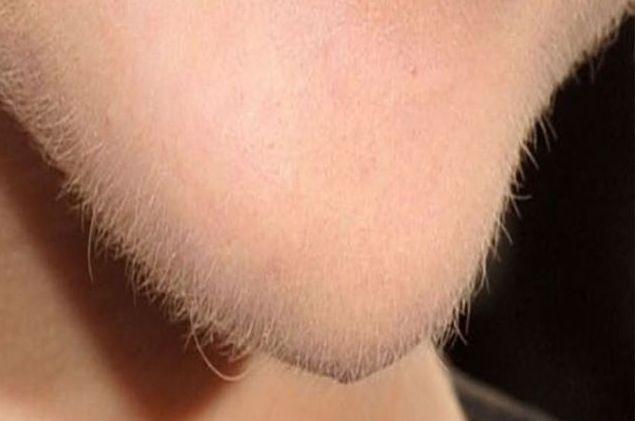 E o actriţă foarte cunoscută, dar s-a făcut de râs pe covorul roşu. "N-am mai văzut atâta păr de când sunt" 201889