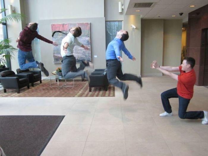 Pe modelul Gangam Style şi Harlem Shake, japonezii vin şi ei cu o idee trăsnită: Hadokening 201924