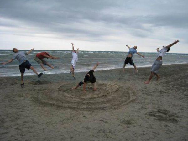 Pe modelul Gangam Style şi Harlem Shake, japonezii vin şi ei cu o idee trăsnită: Hadokening 201935