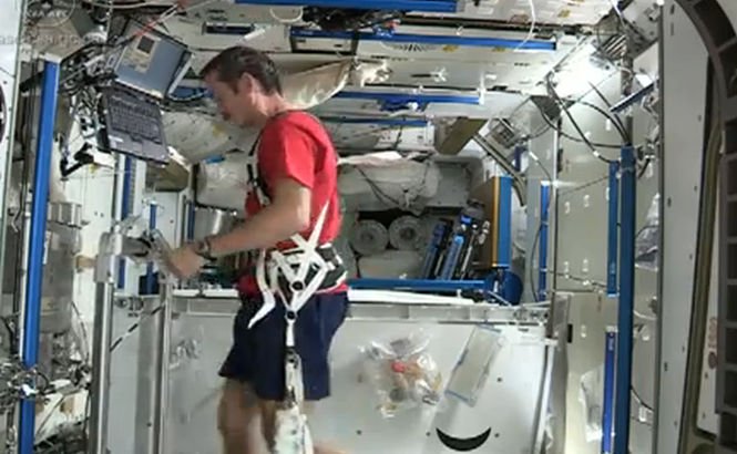 Vezi cum se menţin astronauţii în formă la bordul ISS