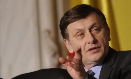 Crin Antonescu: Băsescu îşi bate joc de partenerul meu politic. Am mai puţină încredere în Ponta