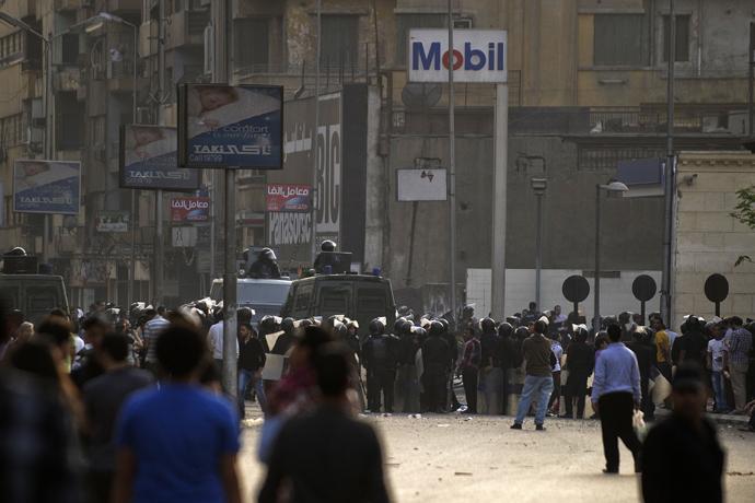 Violenţe între creştinii şi musulmanii egipteni. Un mort şi peste 60 de răniţi la Cairo 202483