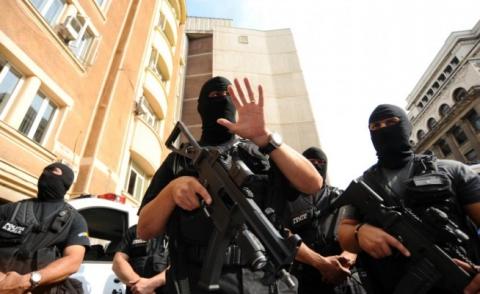 Percheziţii la suspecţii de terorism. SRI: Libanezii acuzaţi de trafic de armament acţionau în favoarea unor grupuri cu risc terorist