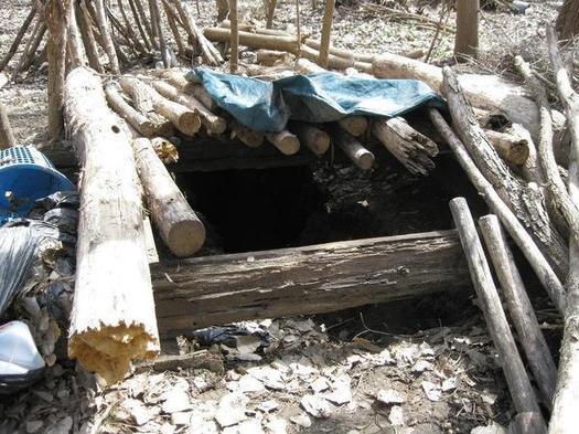 AMERICANII din catacombe! Mai multe persoane fără adăpost trăiau în galerii subterane 203060