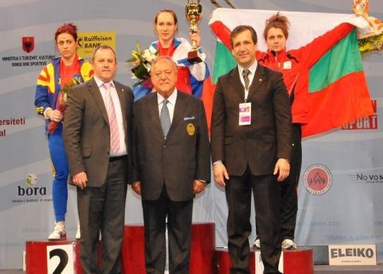 CE de haltere: Irina Lepşa a câştigat trei medalii, una de argint şi două de bronz, la categoria 63 kg