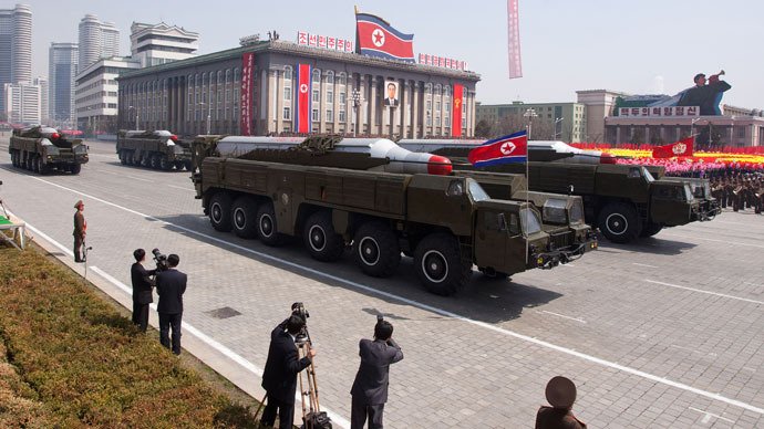 Un LANSATOR de rachete nord coreean este ÎN POZIŢIE DE TRAGERE