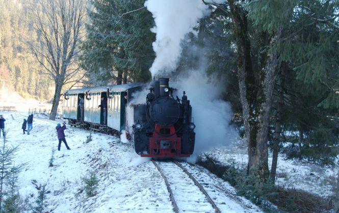 Mocăniţa nu mai are pe ce să meargă. Zece bucăţi de şină au fost furate 203261