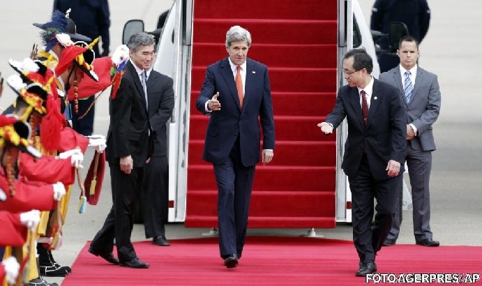 Secretarul de stat american John Kerry a sosit la Seul, prima etapă a turneului asiatic